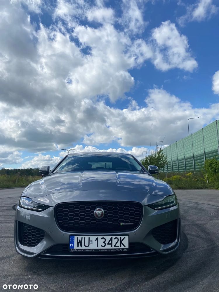 Jaguar XE 2.0 P250 R-Dynamic SE - 3