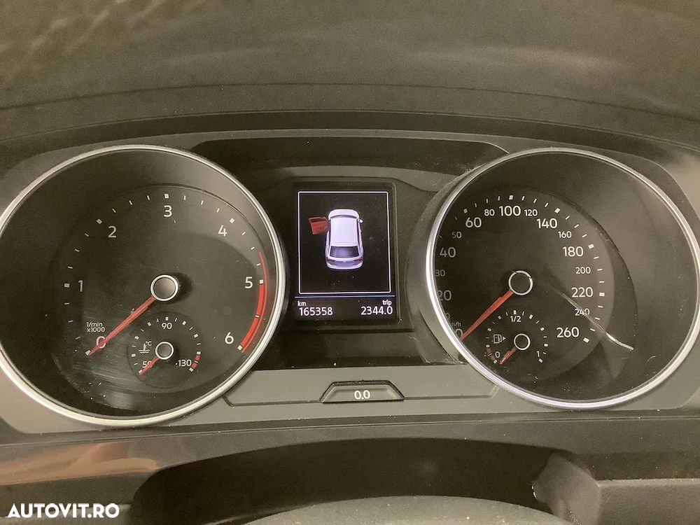 Volkswagen Tiguan - 12