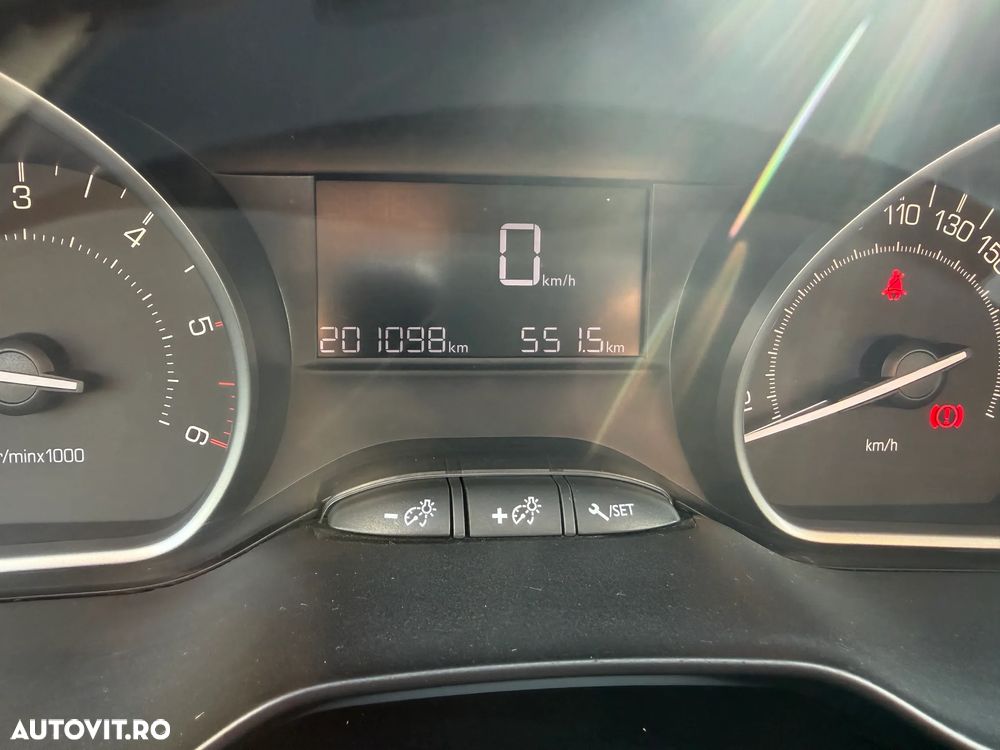 Peugeot 208 1.6 BlueHDi FAP Style - 14