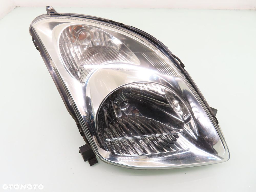 LAMPA PRAWA PRZEDNIA SUZUKI SWIFT III - 1