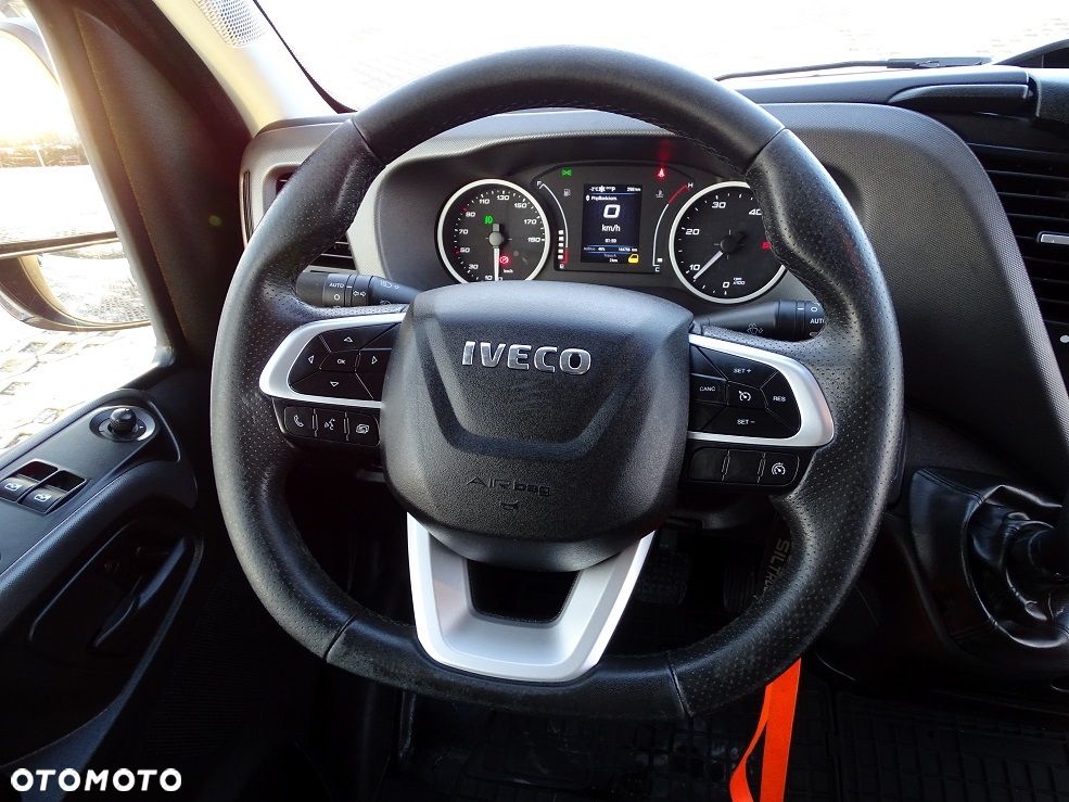Iveco Daily 35S18 L4H2 3.0 180 Hi-MATIC FULL LED Blaszak Furgon UNIKAT!! JAK NOWY!! Salon PL 1 Wł.!! - 21