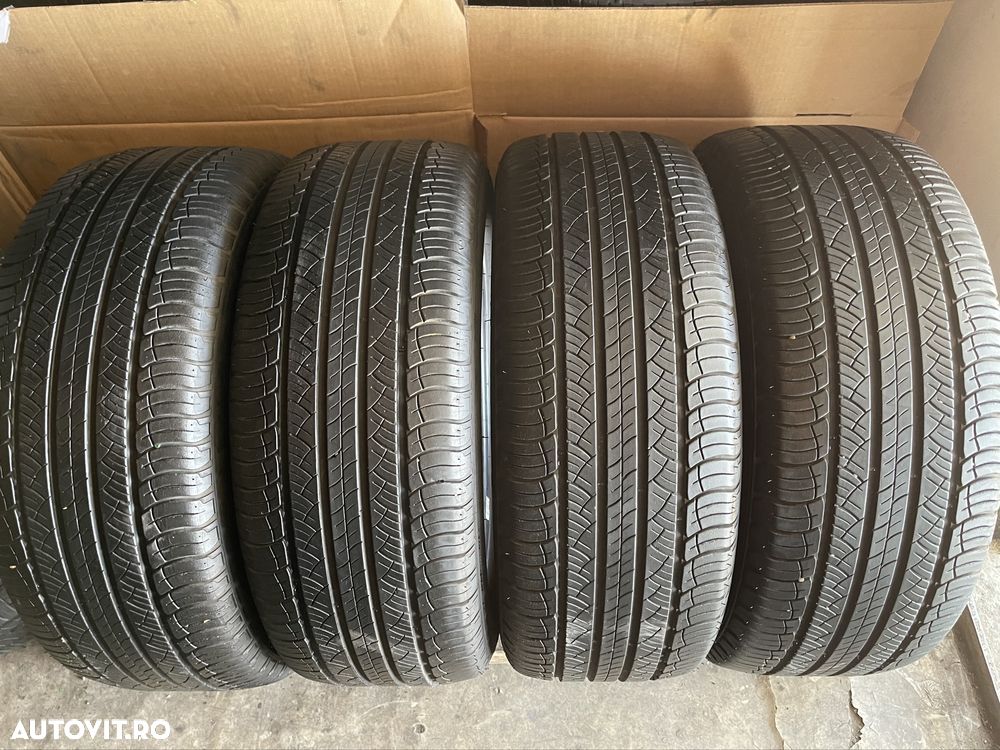 235/55/R17 Michelin Latitude Tour HP M+S - 1