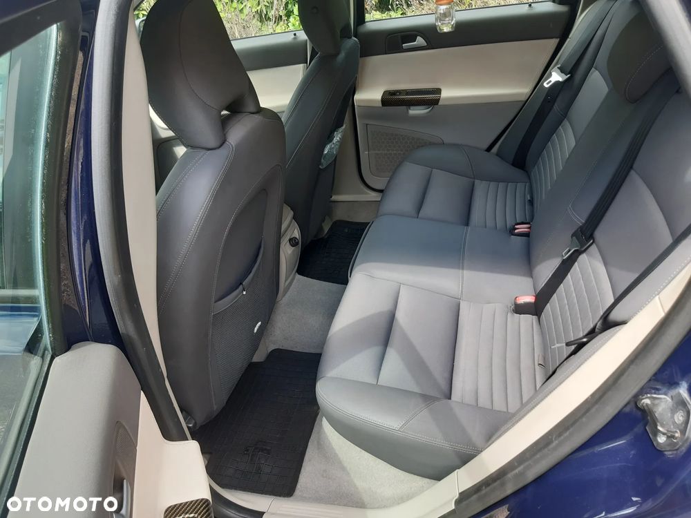 Volvo V50 1.8 - 8