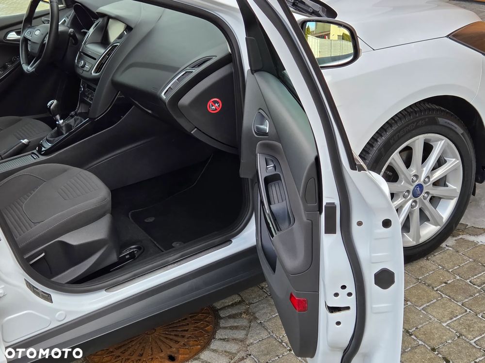 Ford Focus 1.0 EcoBoost Titanium - 22