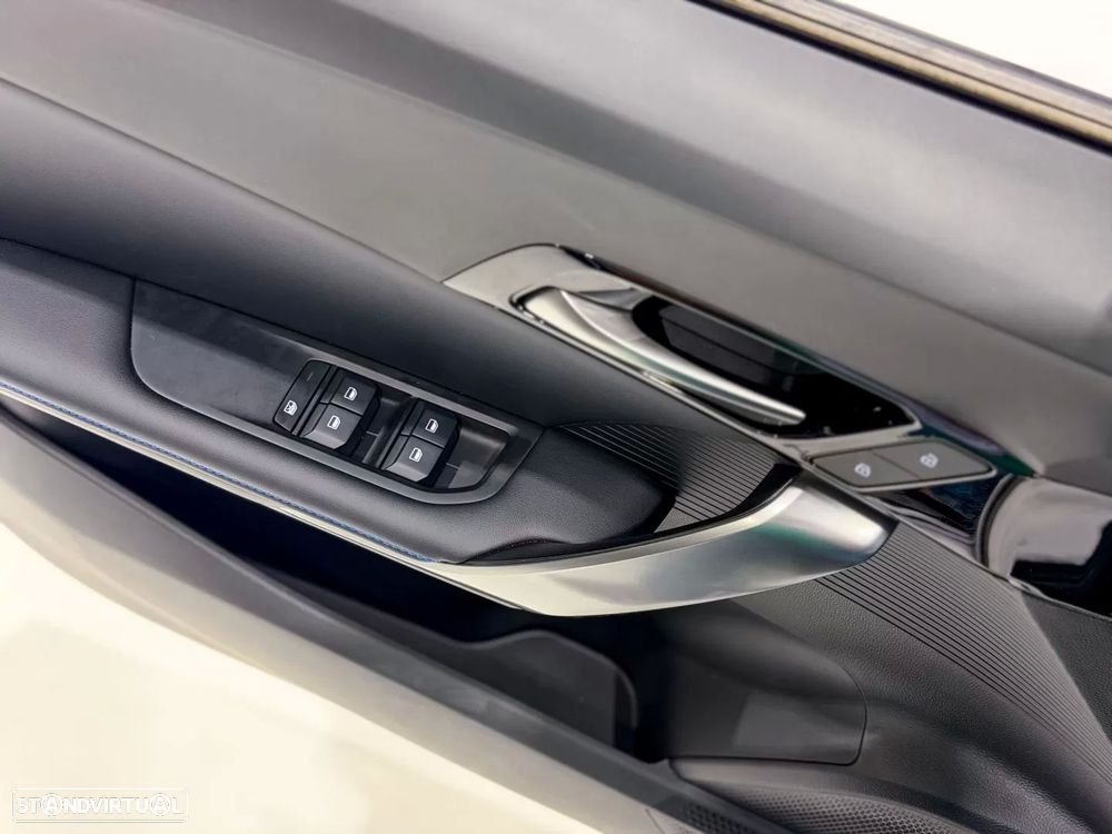 MG MG4 64 kWh Luxury - 26