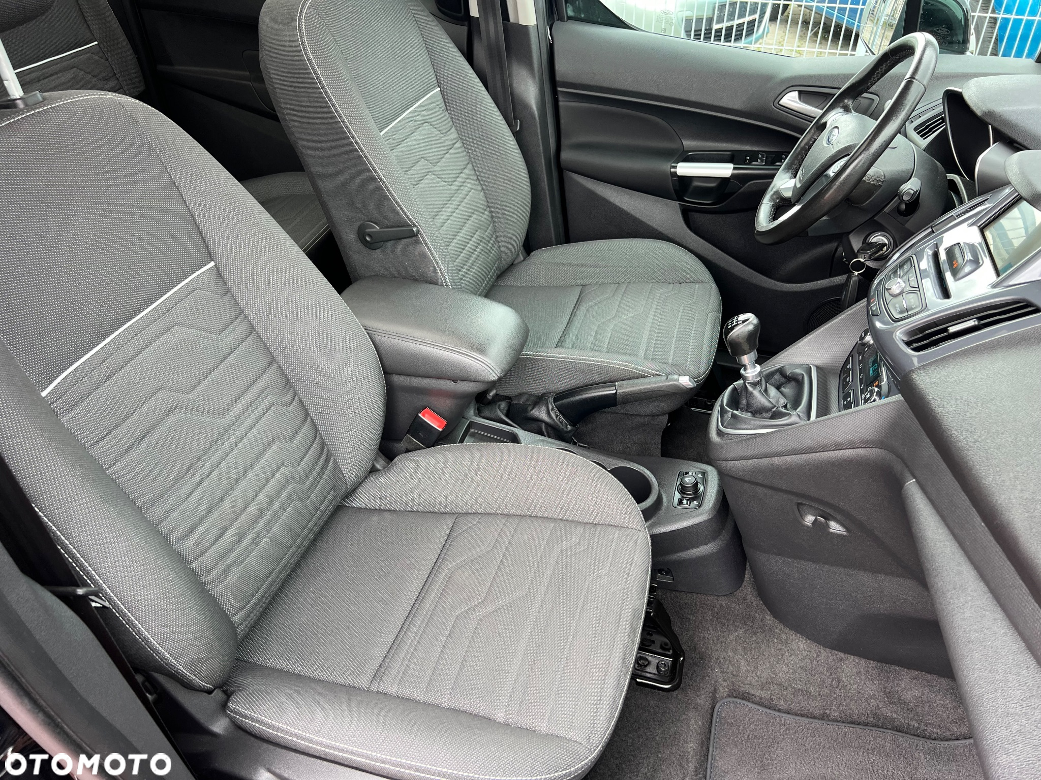 Ford Tourneo Connect 1.5 EcoBlue Start-Stop Titanium - 11