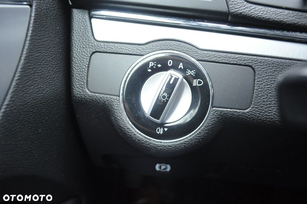 Mercedes-Benz Klasa E 350 CDI BlueEff - 11