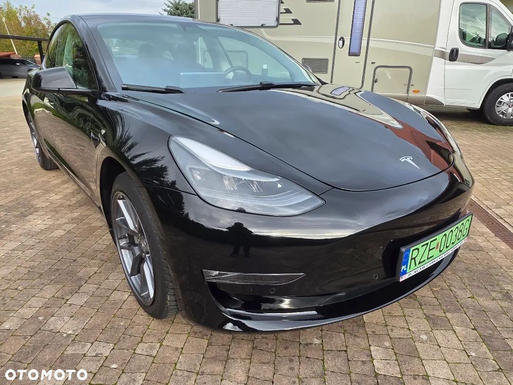 Tesla Model 3 Langstreckenbatterie Allradantrieb Dual Motor - 8