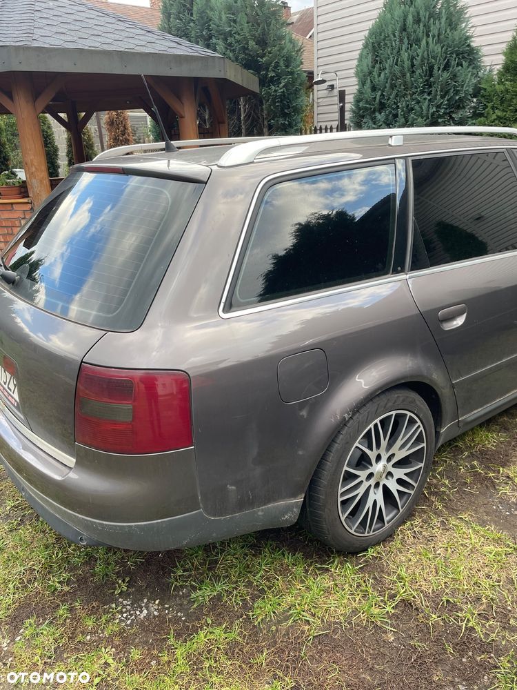 Audi A6 Avant 2.4 - 9