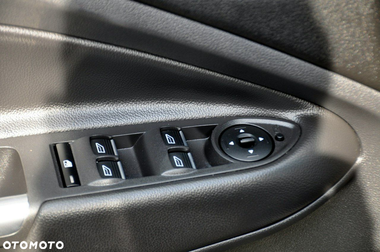 Ford Kuga - 36