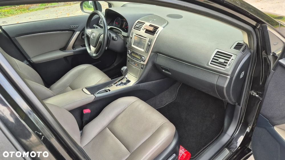 Toyota Avensis - 9