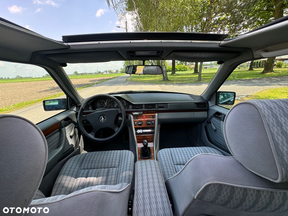 Mercedes-Benz W124 (1984-1993) - 11