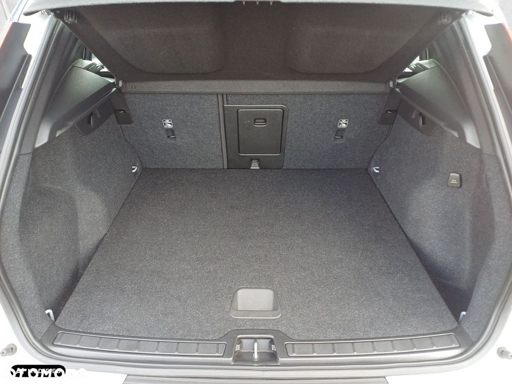 Volvo XC 40 - 18