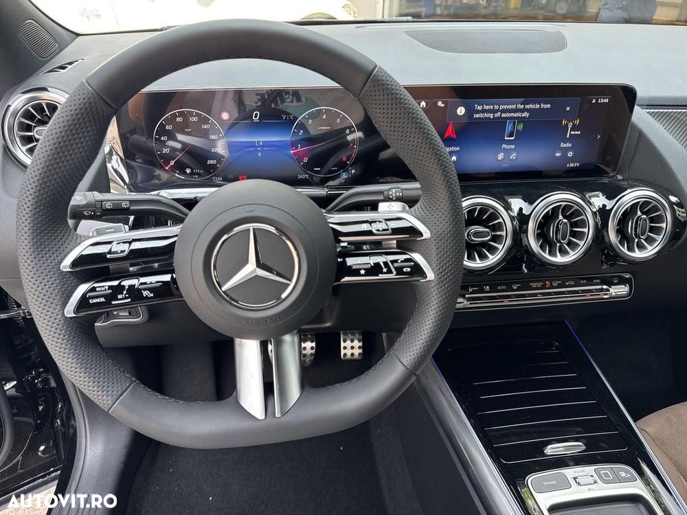 Mercedes-Benz GLA - 11