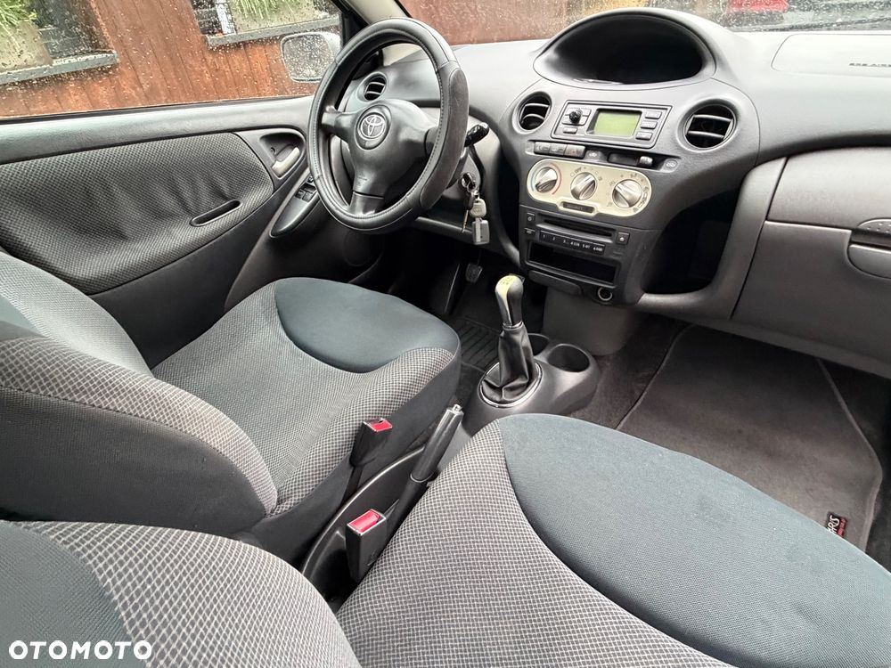 Toyota Yaris 1.0 Terra - 8