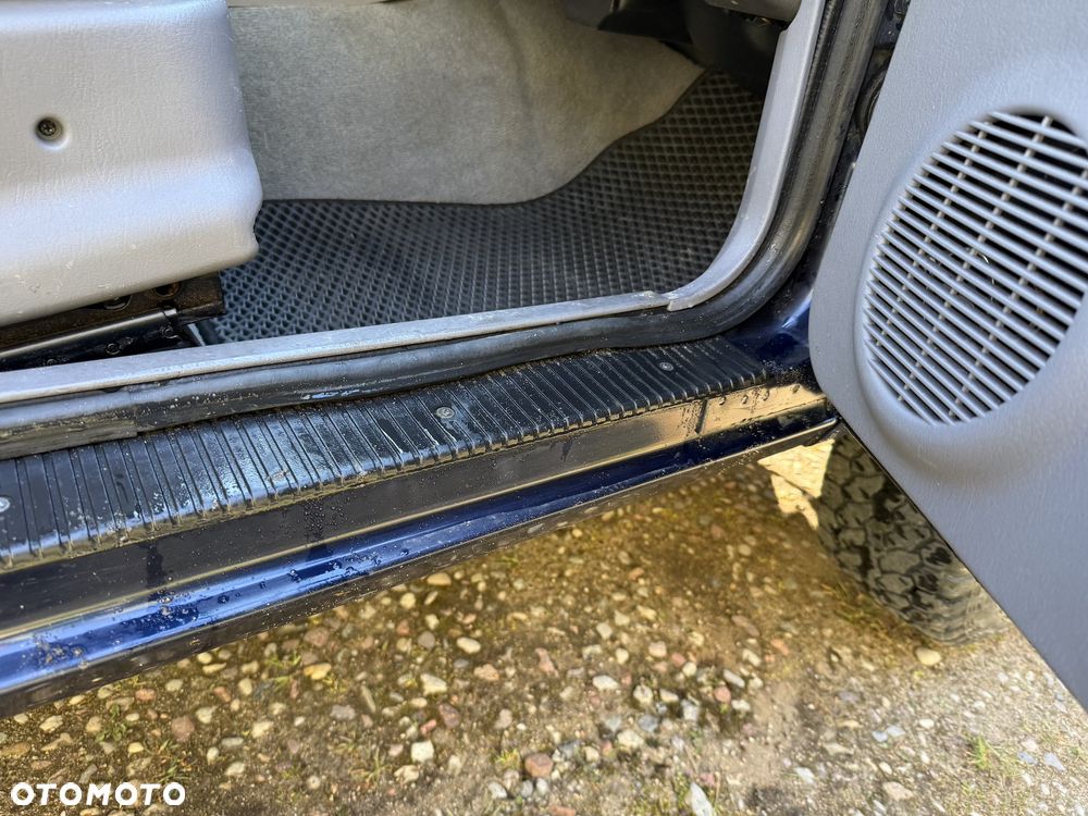 Jeep Cherokee - 24