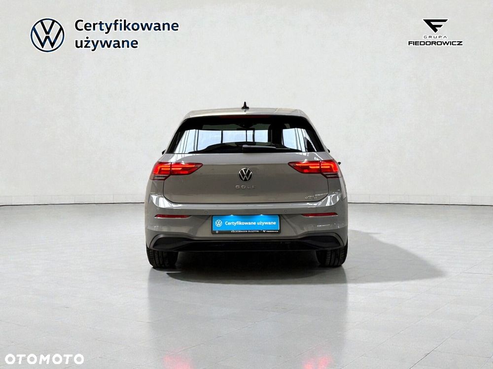 Volkswagen Golf - 8