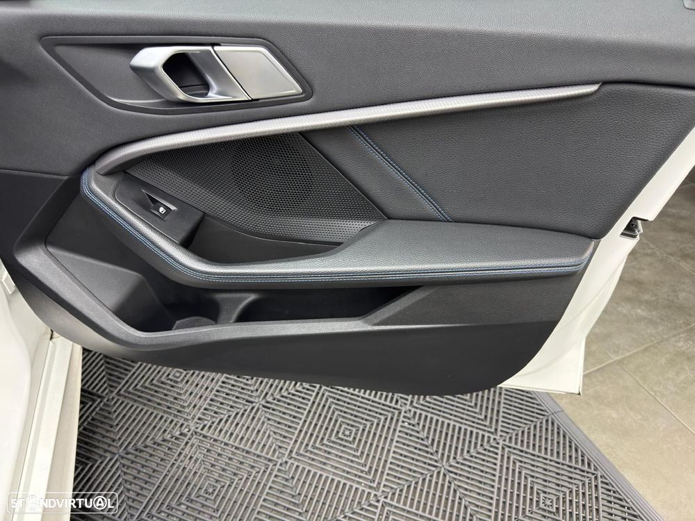 BMW 116 d Pack Desportivo M Auto - 35