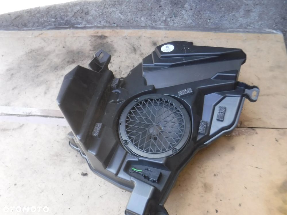 Audi A5 8T cabrio  glosniki wzmacniacz SUBWOOFER  8F0035382 - 1