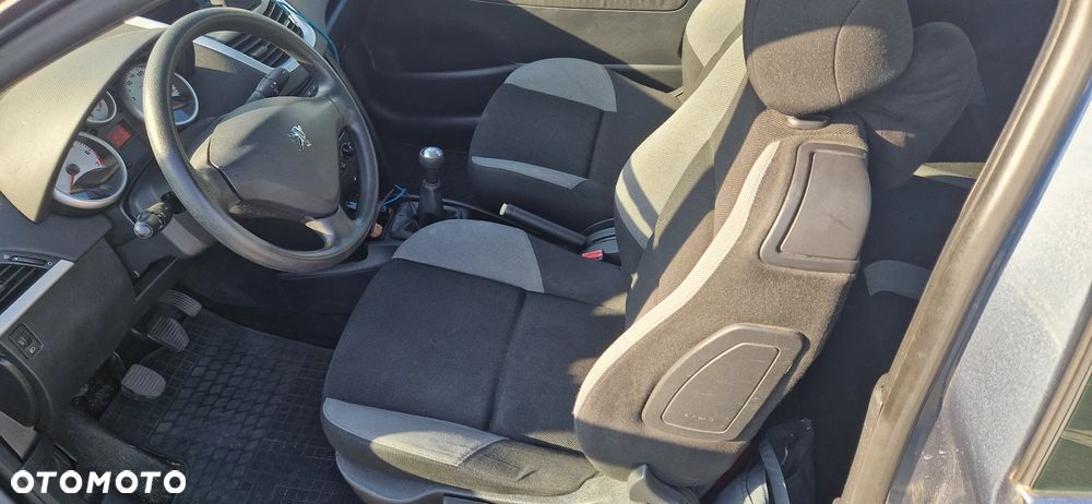 Peugeot 207 2007 photo 3