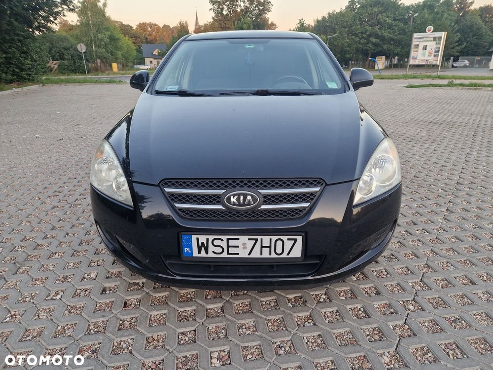 Kia Ceed - 1