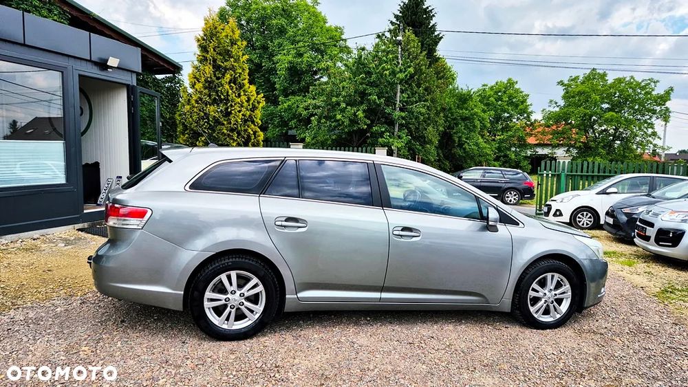 Toyota Avensis 2.0 Sol plus NAVI - 11