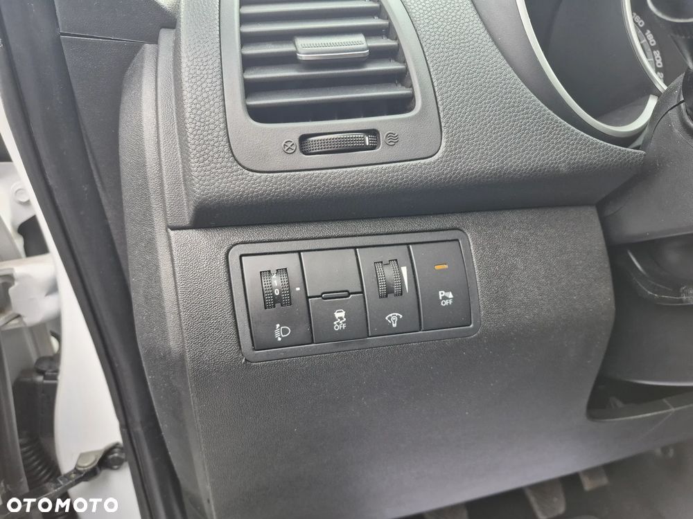 Kia Venga - 17