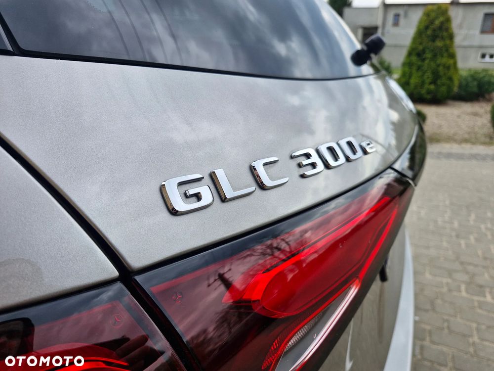 Mercedes-Benz GLC - 12