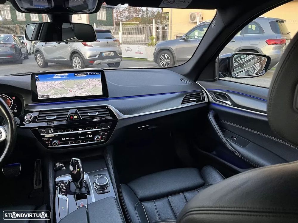BMW 520 d Pack Desportivo M Auto - 12