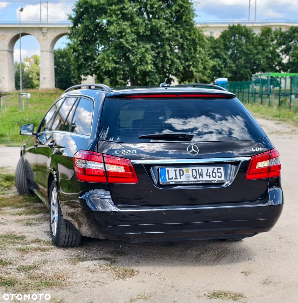 Mercedes-Benz Klasa E 220 T CDI DPF BlueEFFICIENCY 7G-TRONIC Elegance - 7