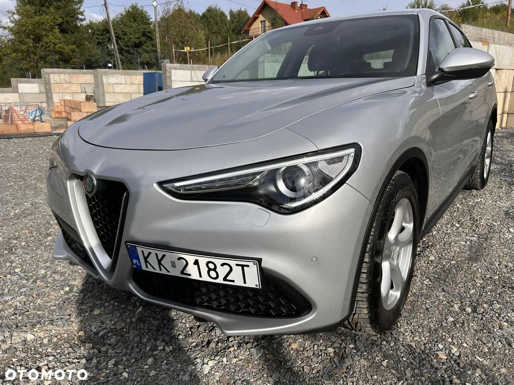 Alfa Romeo Stelvio - 8