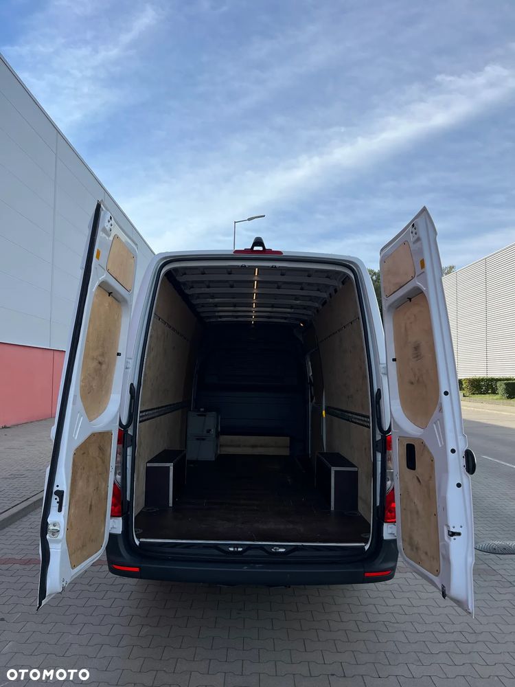Mercedes-Benz Sprinter - 9