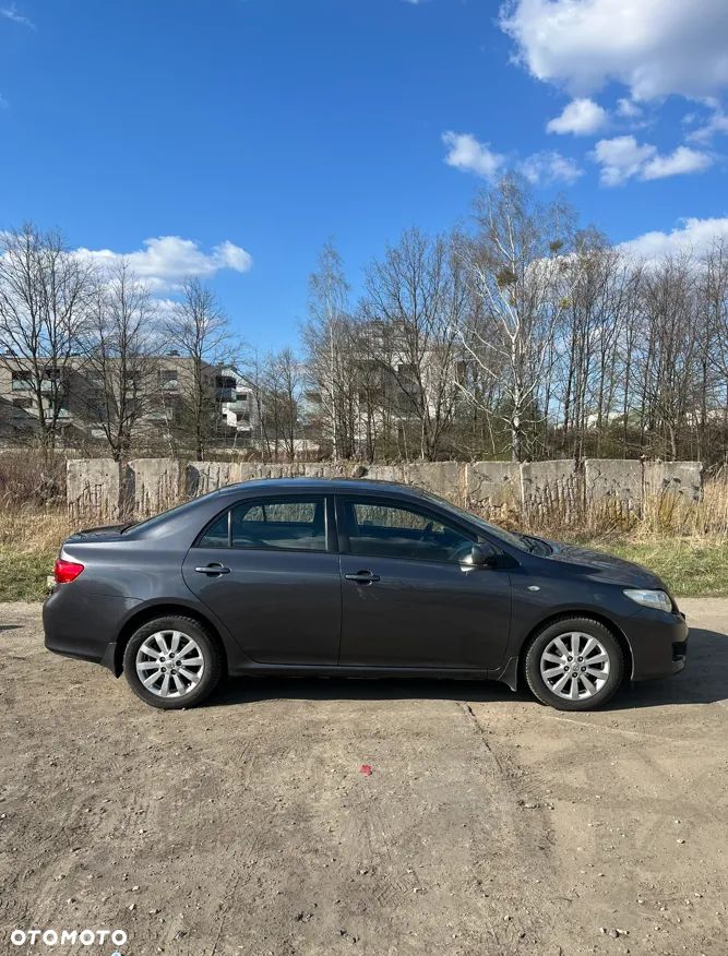 Toyota Corolla 1.6 VVT-i Luna - 3