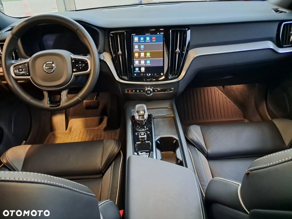 Volvo V60 B4 B Plus Dark - 11