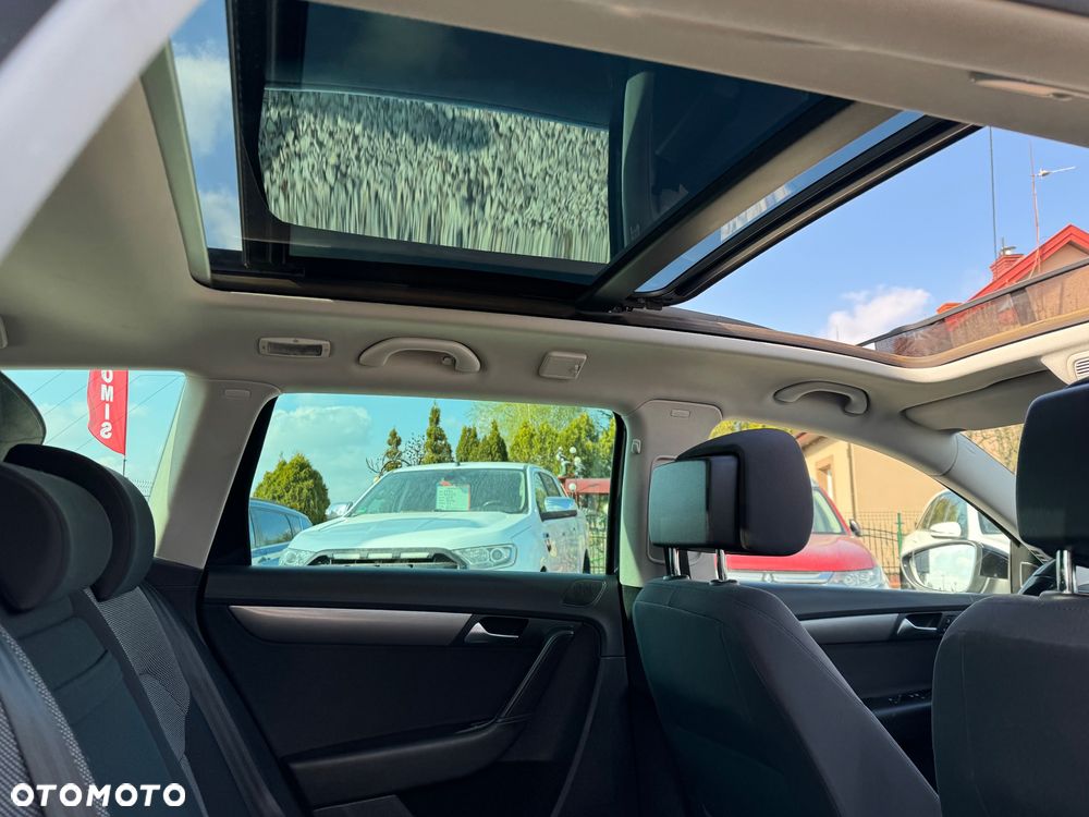 Volkswagen Passat - 15