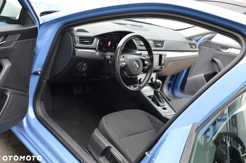 Skoda Superb 2.0 TDI SCR Style DSG - 13