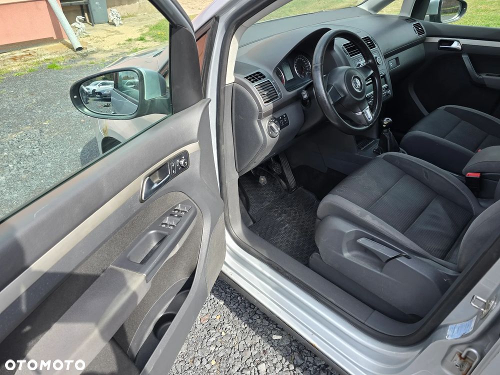 Volkswagen Touran 2.0 TDI DPF Comfortline - 4