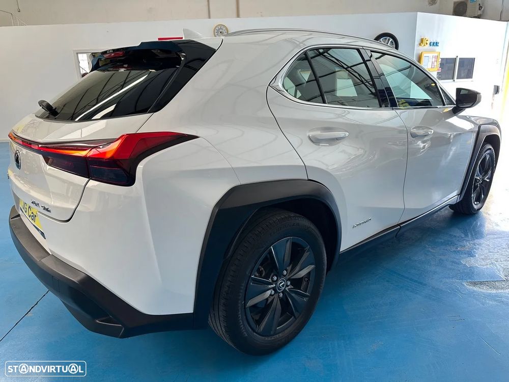 Lexus UX 250h Business - 7