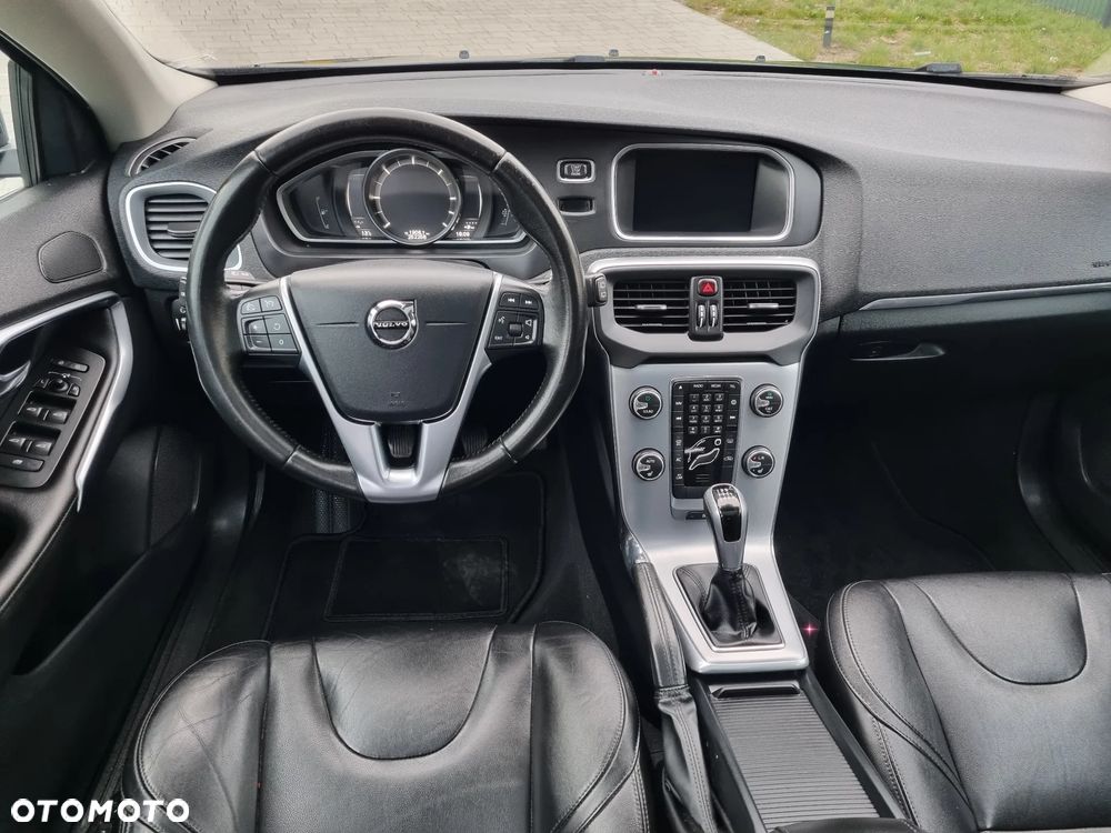 Volvo V40 D2 Inscription - 12