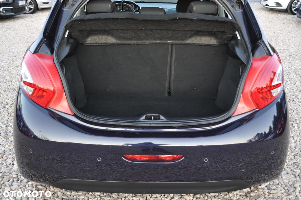 Peugeot 208 - 38