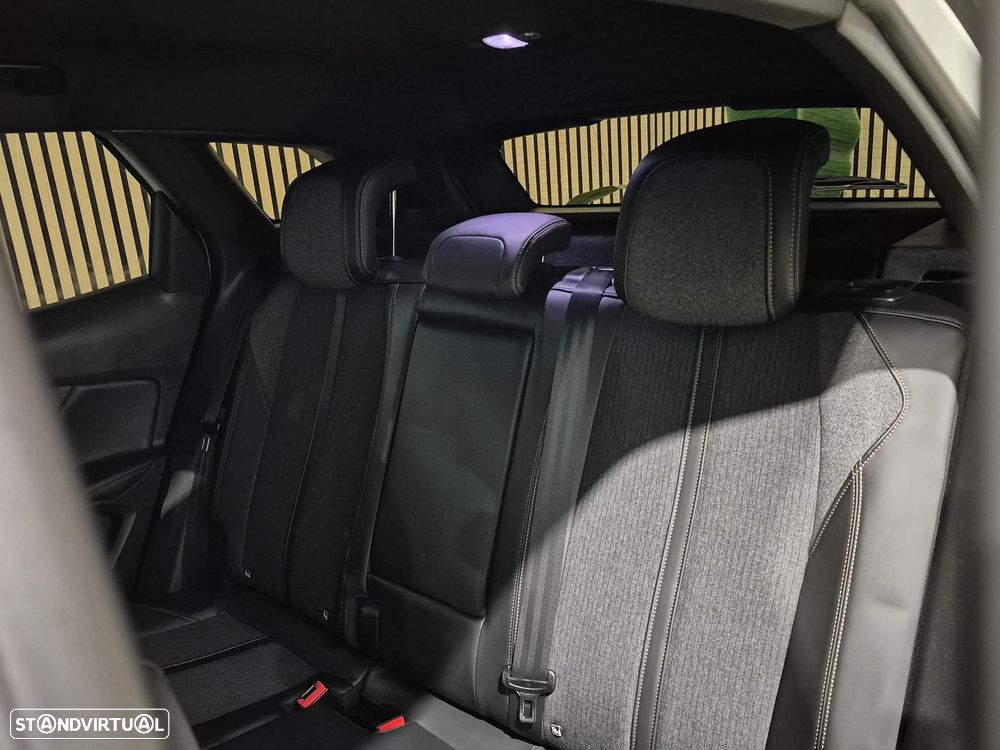Peugeot 3008 1.6 BlueHDi GT Line EAT6 - 39