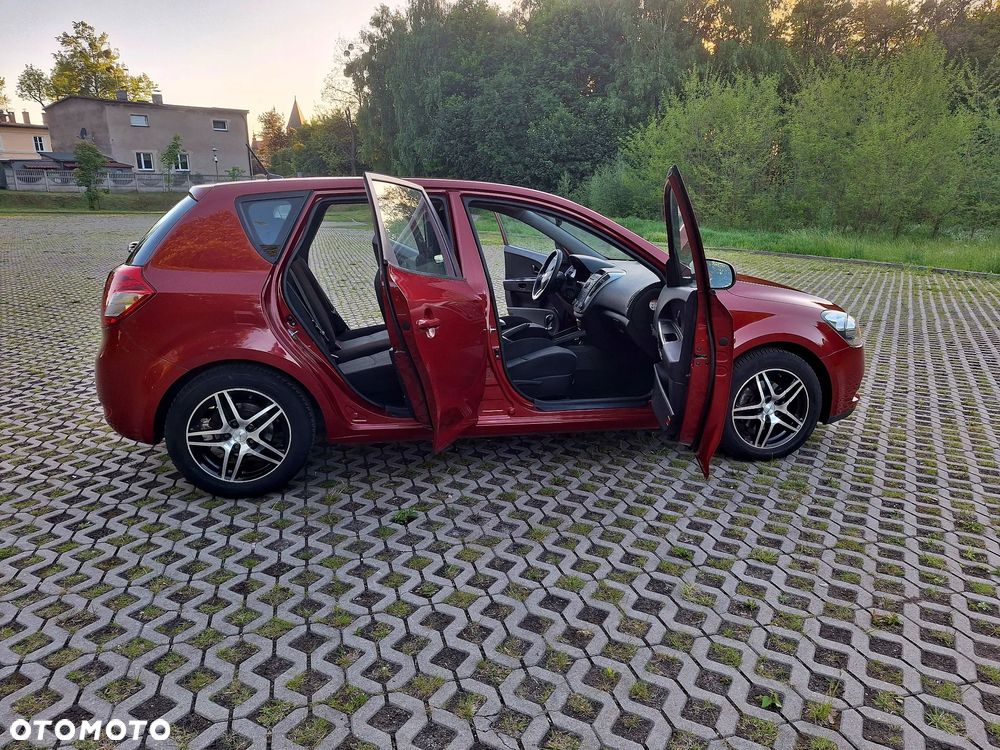 Kia Ceed 1.4 CVVT ISG Spirit - 24