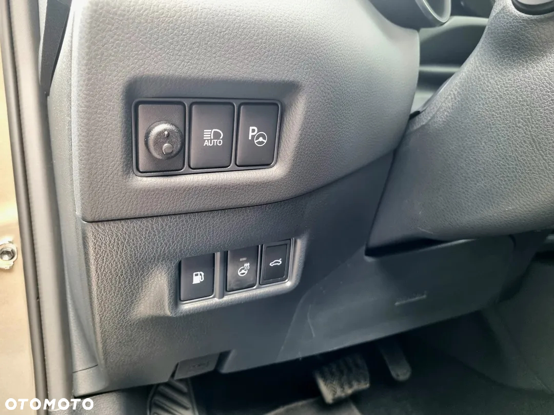 Toyota C-HR 2.0 Hybrid Executive - 22