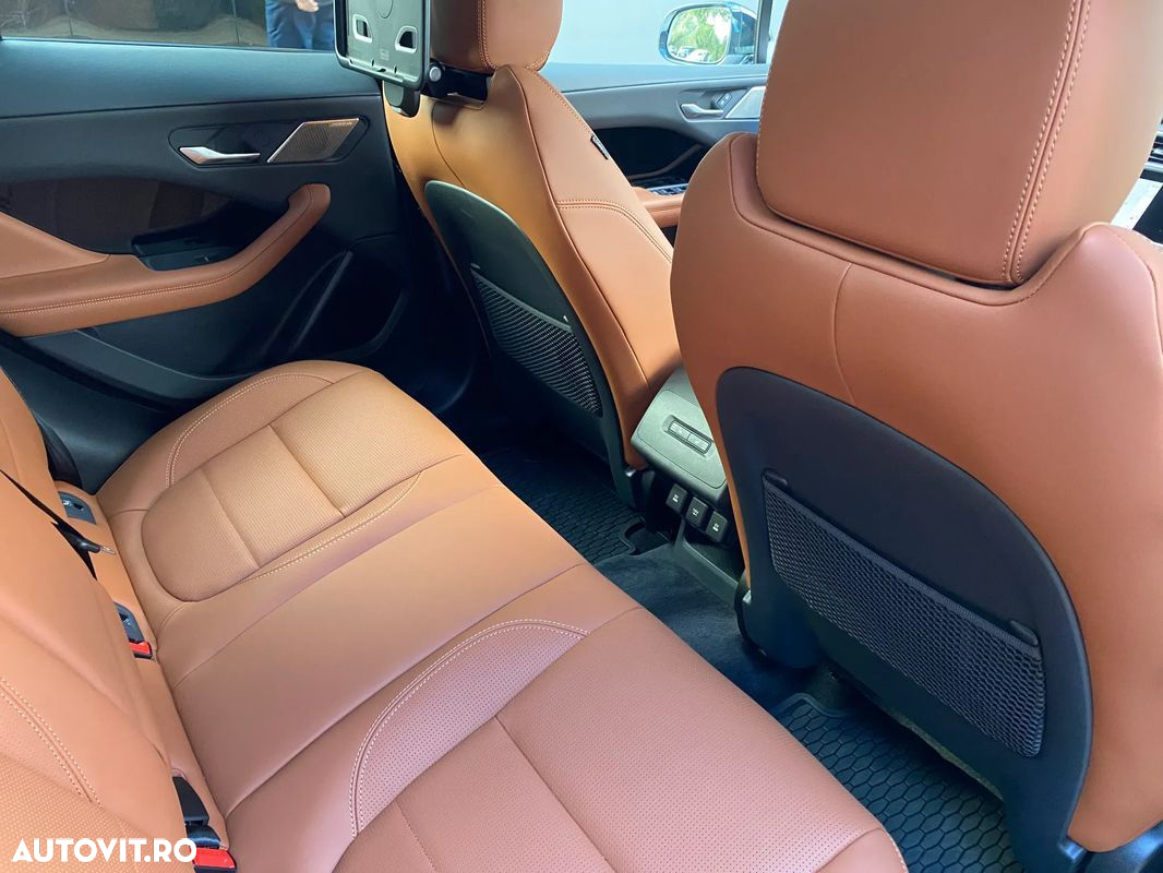 Jaguar I-Pace - 7