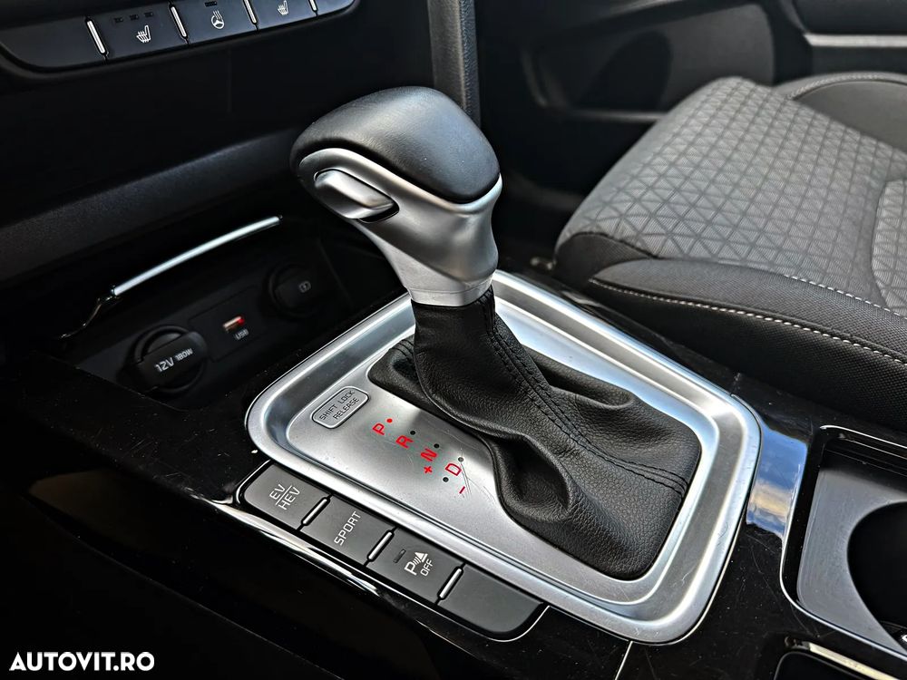 Kia Ceed - 32