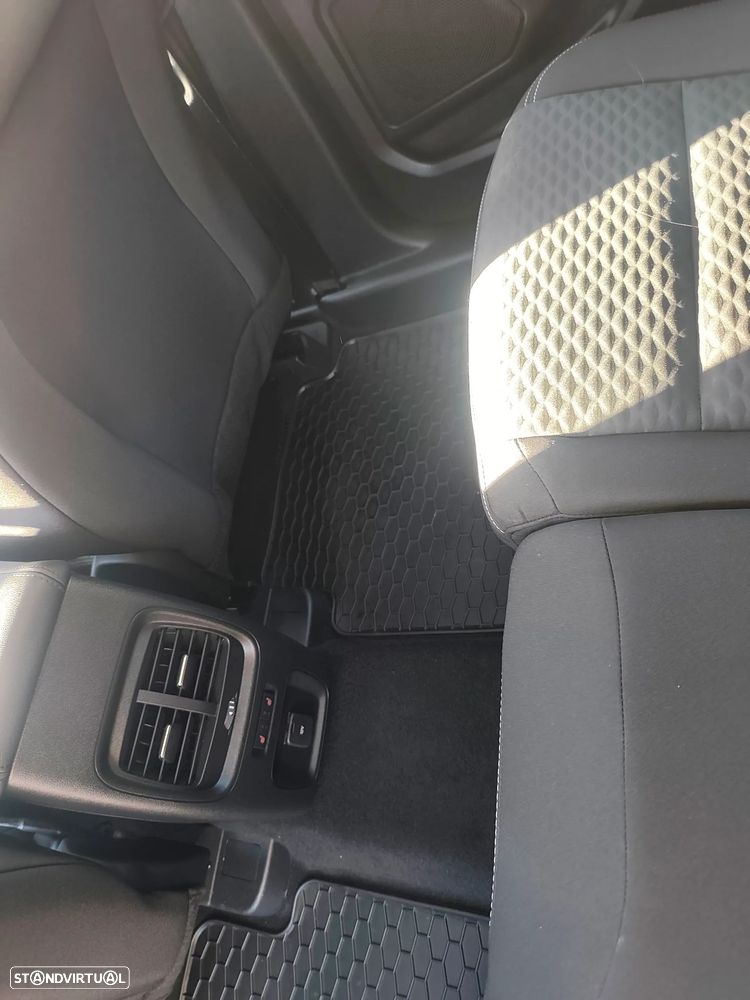 Ford Kuga - 29