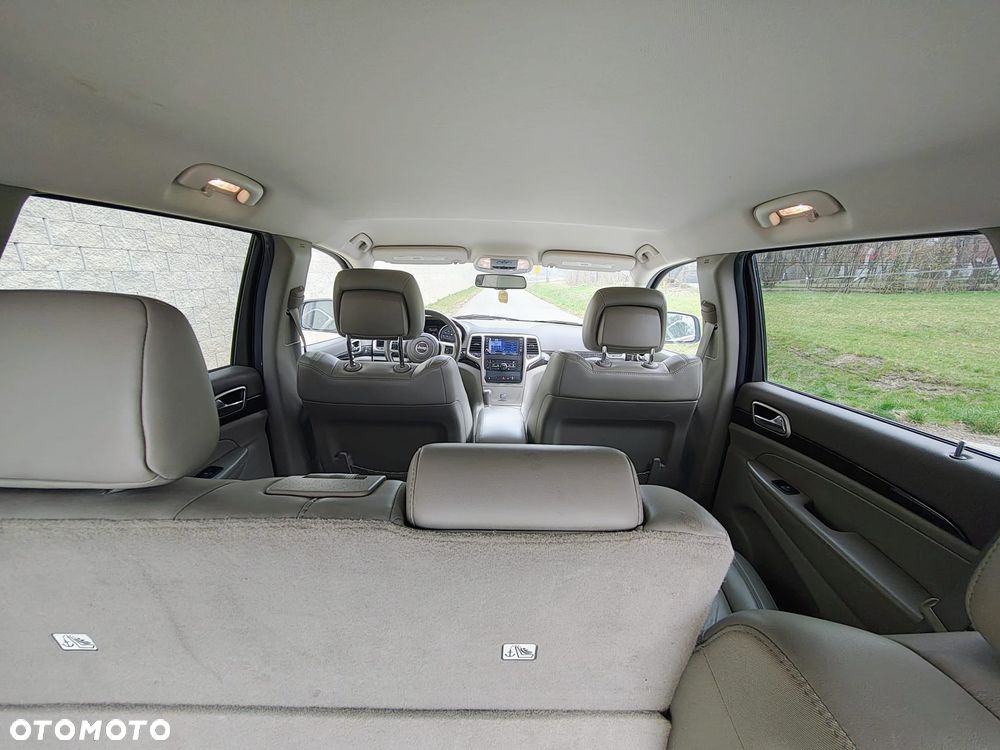 Jeep Grand Cherokee - 24