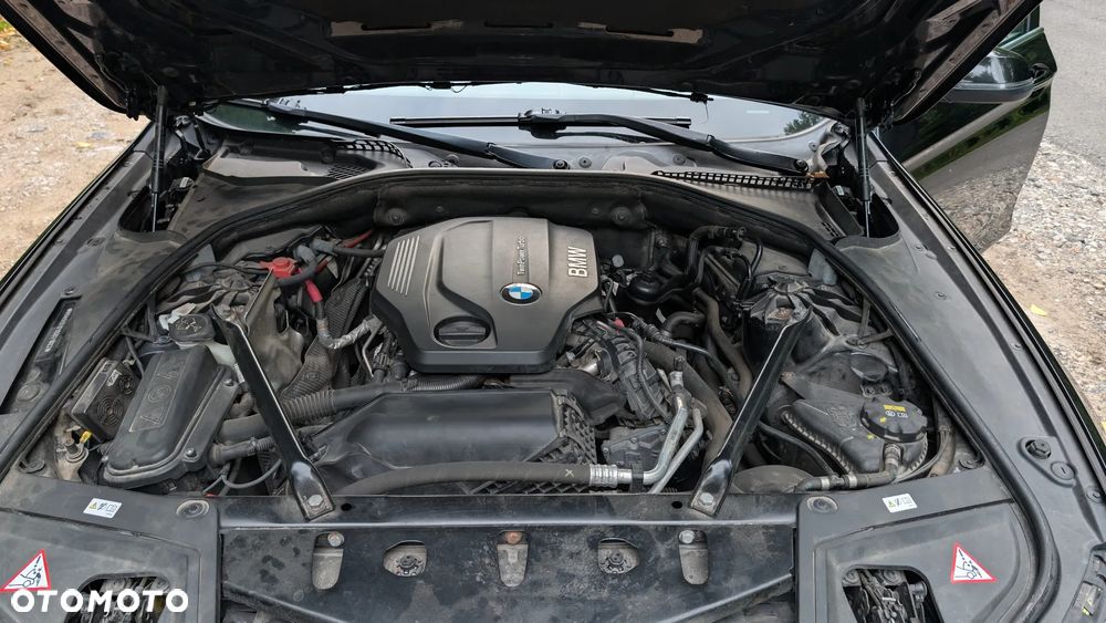 BMW Seria 5 520d - 14