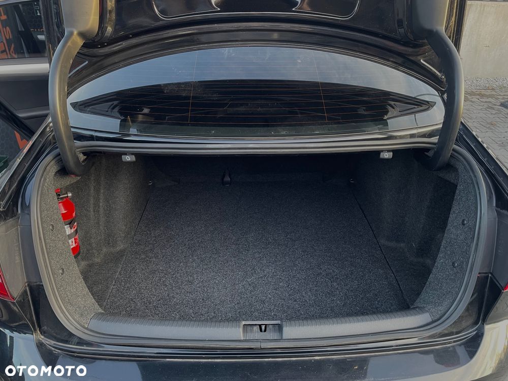 Volkswagen Jetta 2.0 TDI DPF BMT Trendline - 20