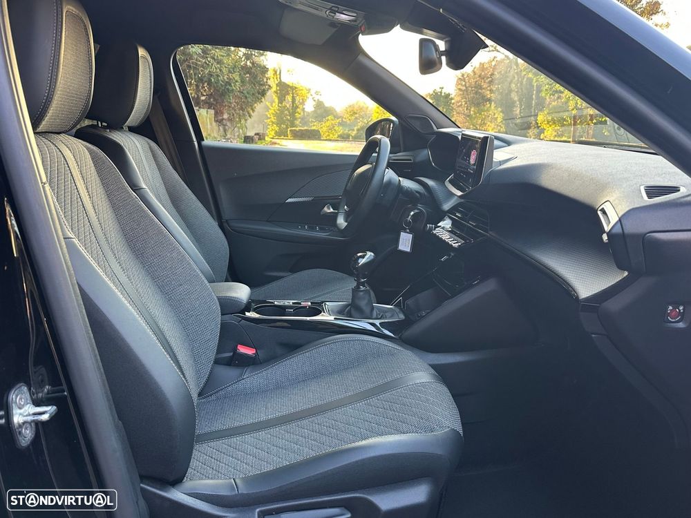 Peugeot 2008 1.2 PureTech Allure Pack - 24